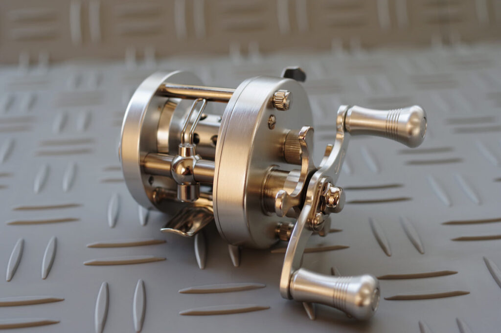 Lews hyperMag spinning reel size 200 : r/Fishing_Gear